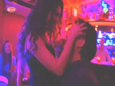 Yolanthe Cabau Van Kasbergen - Lapdance (2017)