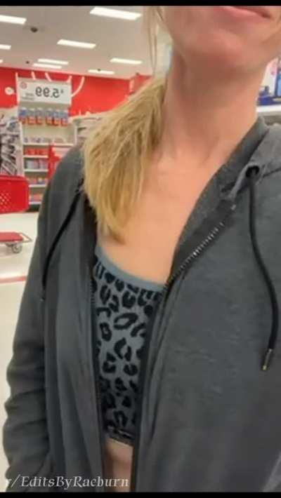 HappyHailey0104 getting her boobs out everywhere