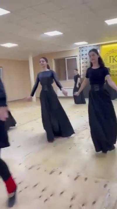 Girls dancing tradicional Circassian folk dance