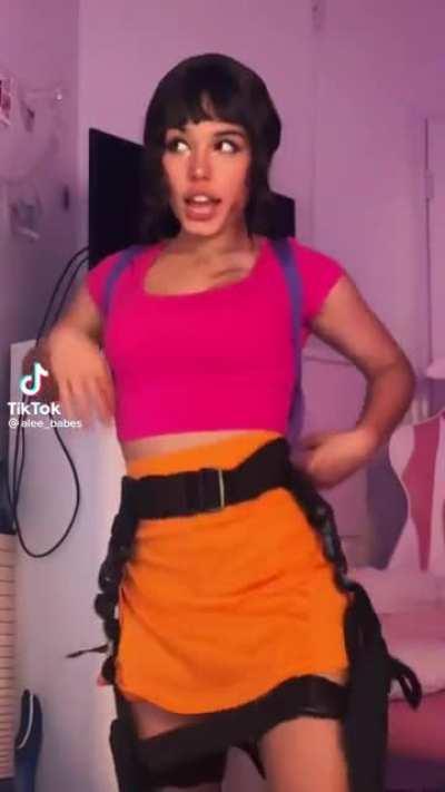 The Dora cosplay is top tier