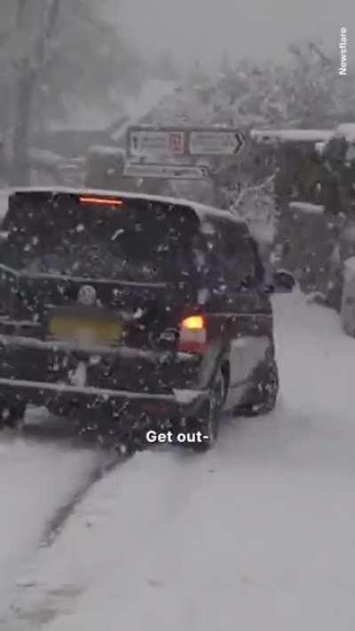 Drivers struggling to deal with 10 inches of snow