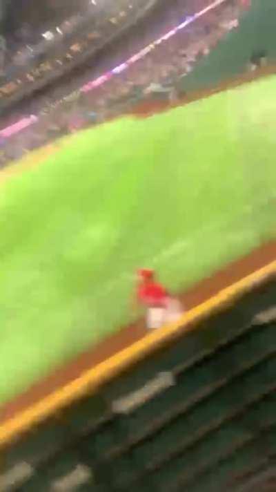 [Highlight] Man who jumped to get Judge's ball was forcefully removed from the stadium