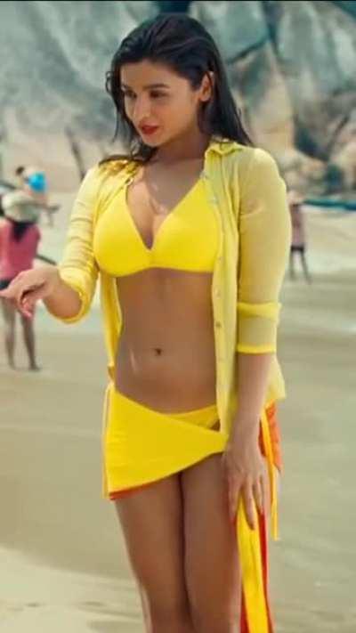 I don't even know how many times I have fapped to this clip. This one of the best fap material related to Alia Bhatt
