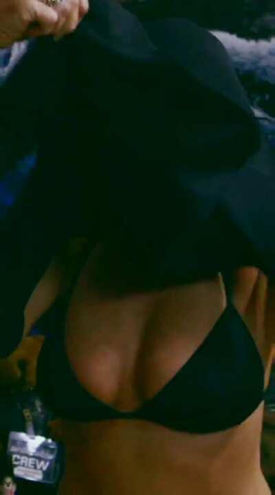 Estella Warren gets better every second