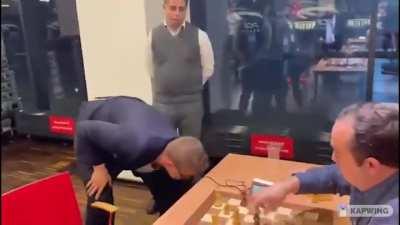 Tigran Petrosian makes opponent fall off chair after blundering mate in 2.