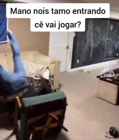 Jogar com os amigos é bom d+