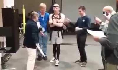 Astronaut who spent 197 days on the ISS shows how hard it is to walk on Earth again