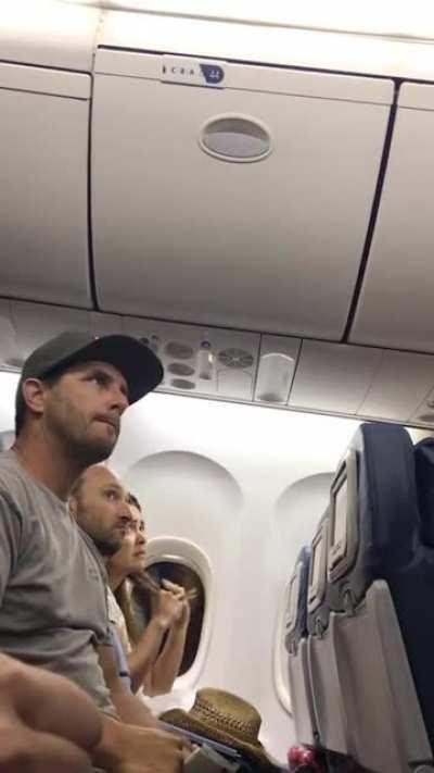 Family kicked out and threatened with arrest of plane for refusing to give up 2yo kid's seat on overbooked flight