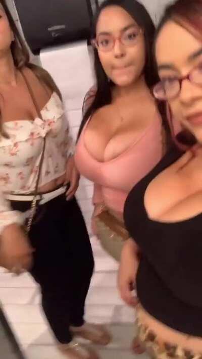 Her sis is still thickumz