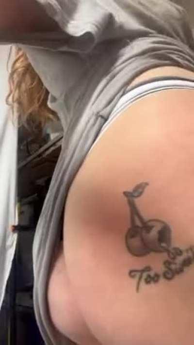 let this 21 year old bubble butt sit on your face ?