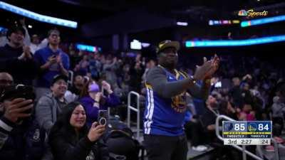 [Highlight] Steph for a triple, and 1— as he’s fouled by Ja Morant!