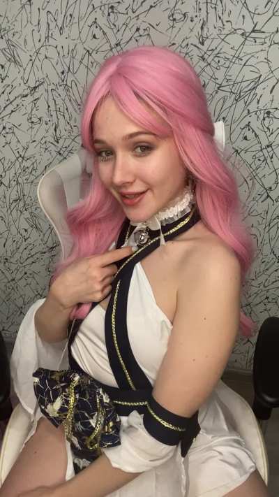 Yae Miko likes to tease on camera