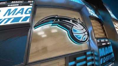 [Highlight] Jalen Suggs nutmegs DLo! Ingles hits the 3