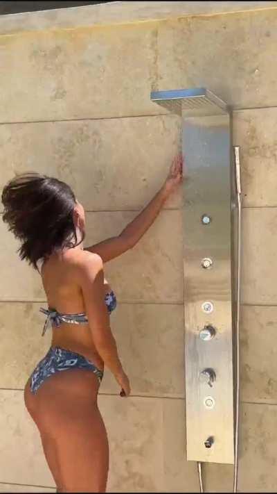 Νικολέτα Μαυρίδη καυλάκι🔥🔥