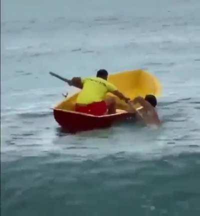 Этим спасателям самим спасатели необходимы