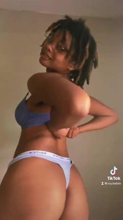 Ciara (@ciarastormxo)