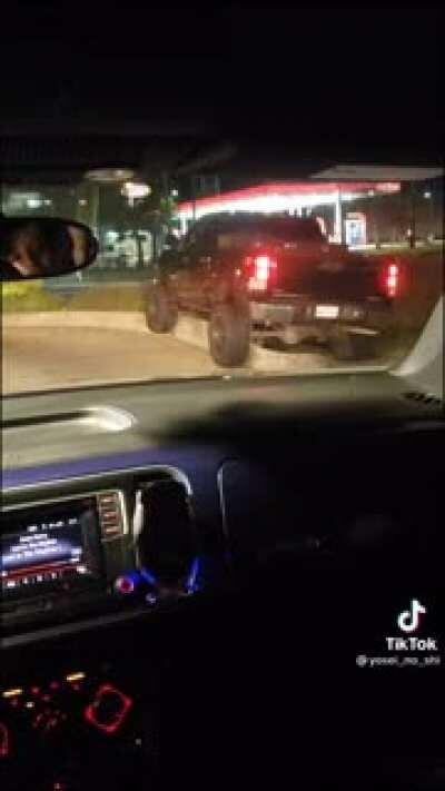 Lifted truck getting stuck. (Found on tiktok)