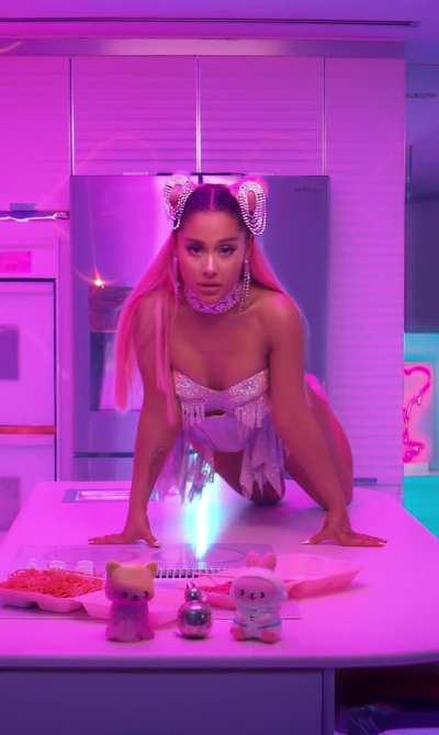 Imagine Ariana Grande getting a double anal while your tongue is in her mouth