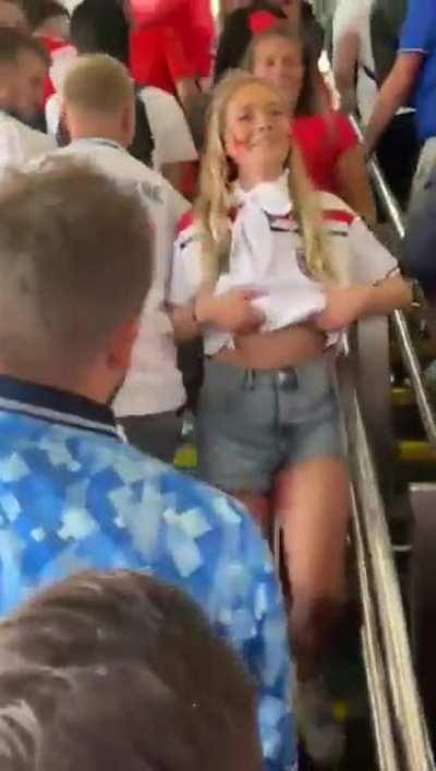 İngiliz Taraftar katarlı yobazları kudurtuyor