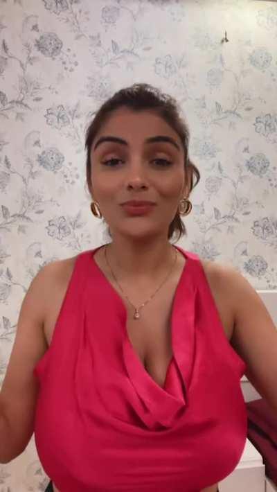 Look at this wonderful woman ...