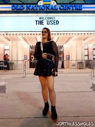 Share with me, 'cause I need it right now. Let me see your insides, or write me off, 'cause I'd rather starve now if you won't open up. 🤘