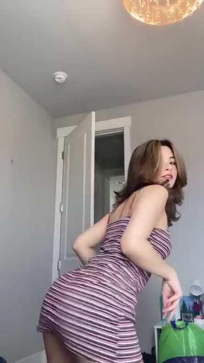 Lillian's 🍑 in that dress 😋