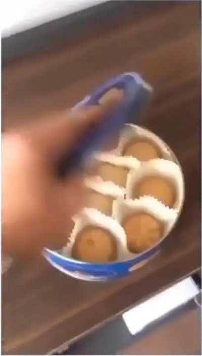 WTF IS THIS?? 😳😳😳😳