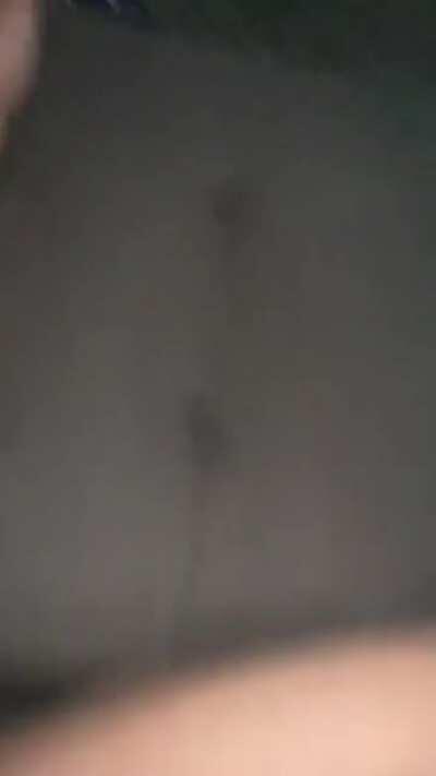 How a Black Man deals with a white girl thick ass