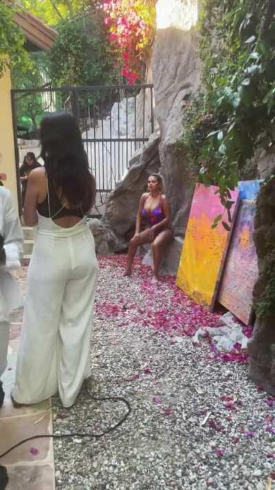 Selena Gomez has gotten so thicc, she got that pornstar body