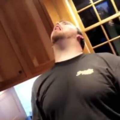 i was scrolling reddit and stumbled upon this one while eating lasagna now i don't want it