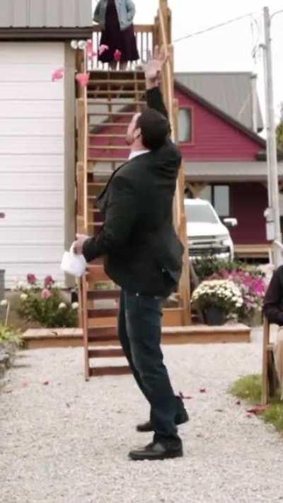 Flower girl couldn’t make it to the wedding so they came up with a brilliant replacement.