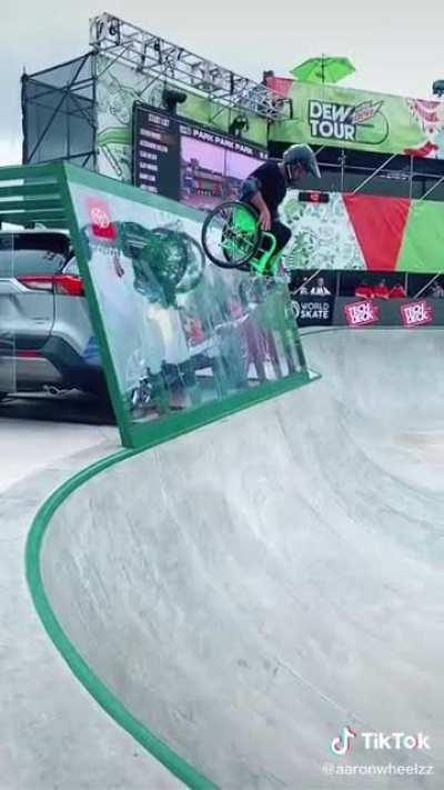 Handicapped man does a death drop at the Dew Tour