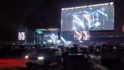 Not sure if this is an already known song but Joel played this after Strobe last night. He opened it by mentioning it was new. I really enjoyed it.