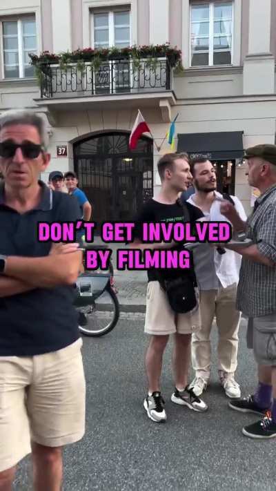 Ukrainian streamer getting arrested on Nowy Świat, Poland.