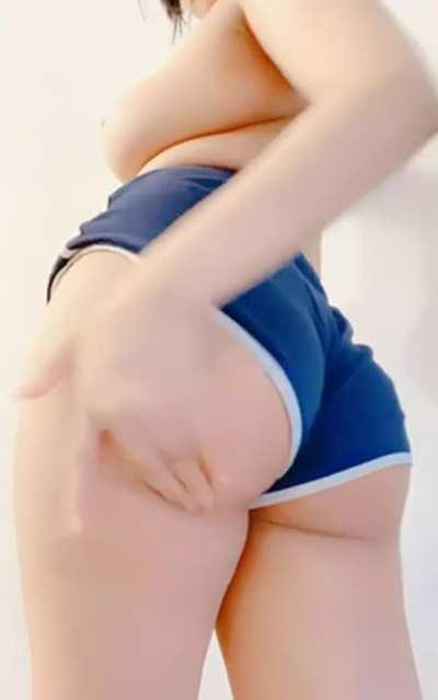 If I caught your eye you have to spank me ❤️