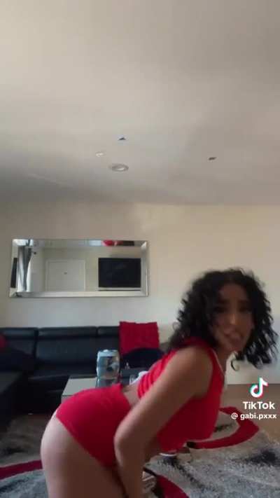 gabi.pxxx omg her ass