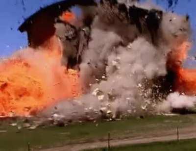 my brain after he calls me his good boy <333