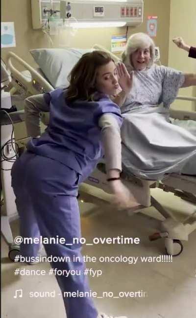 Oh my god look at billie eilish’s ass i wanna pound and cum in her so hard