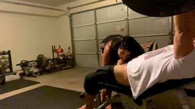 Asked my girl to spot me and this is what she does.. 🤦🏻‍♂️