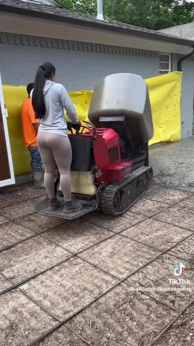 Concrete dumper 