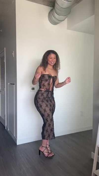 Lexie's super butt...watch and thank me later! 😋