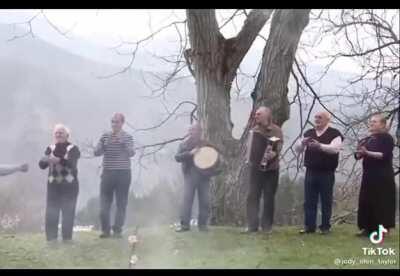 apes during the weeknd 💎🙌🏻