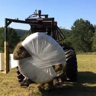 Wrapping hay bales