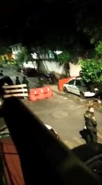 Cali, estación de policía San Francisco. Mayo 4 / 2021, 11:50 pm. Fire in San Francisco police station, convicts were trapped and policemen didn't help them.