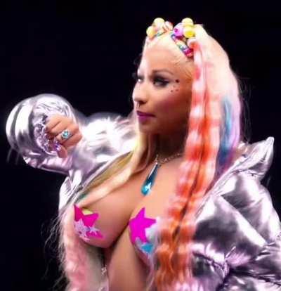 Nicki Minaj full titty clips compilation from the 
