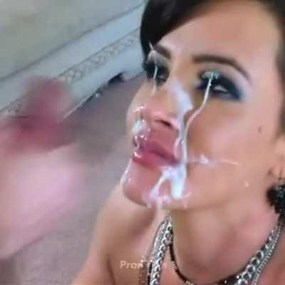 Cum Junkie 🍆💦: Lisa A.