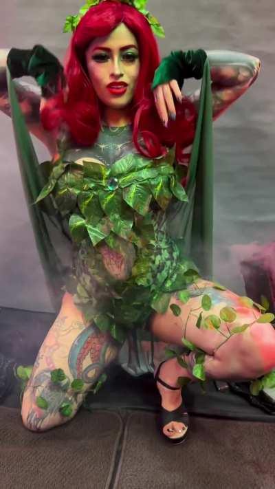 Poison Ivy trying to seduce you [Batman] by (AngelaCianuro)