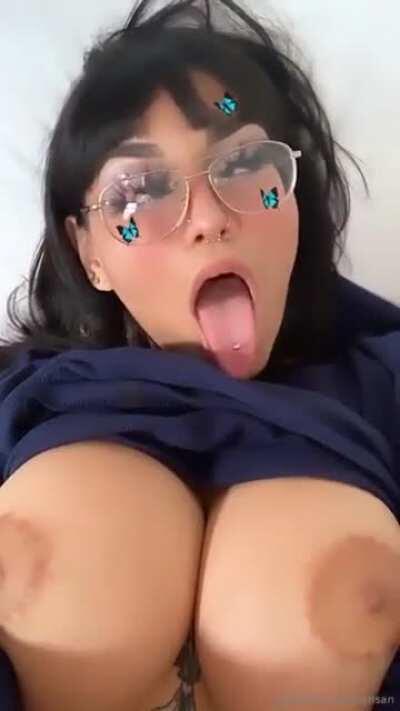 👅