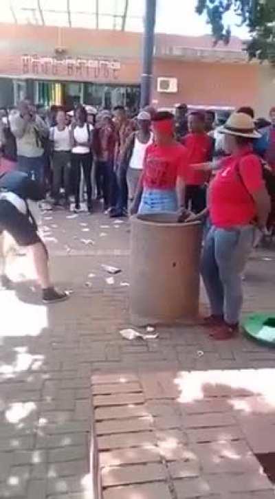 Почувствуйте разницу в подходе.