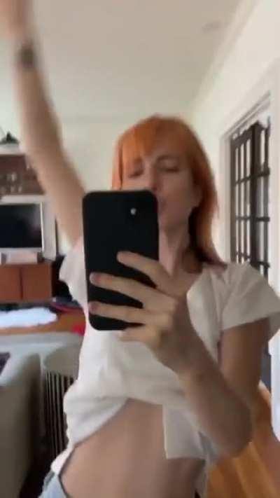 Hayley gone insane HD